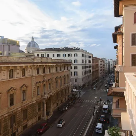 White Napoleone Appartement *