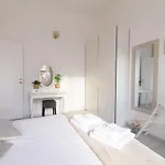 아파트 White Napoleone