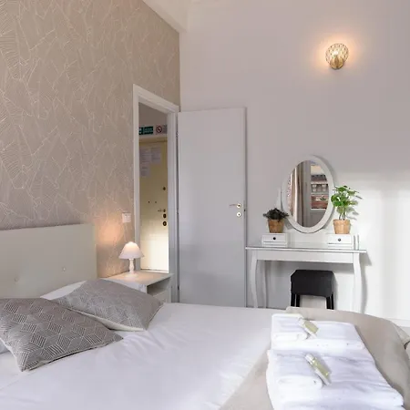 Daire White Napoleone Roma
