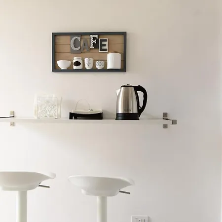 White Napoleone Appartamento