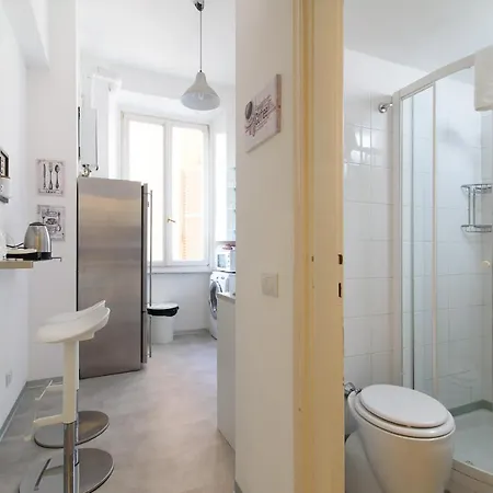 White Napoleone Appartement